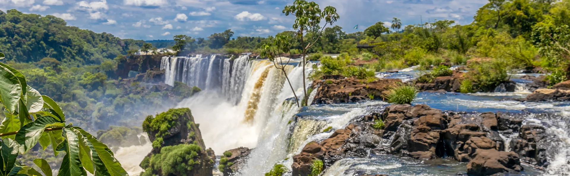 Iguazú-fossene i Brasil og Argentina