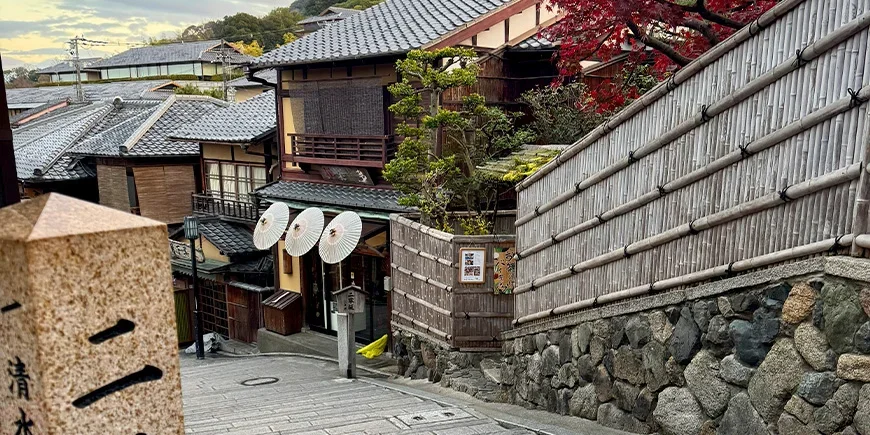 Tomme gater i Higashiyama i Kyoto