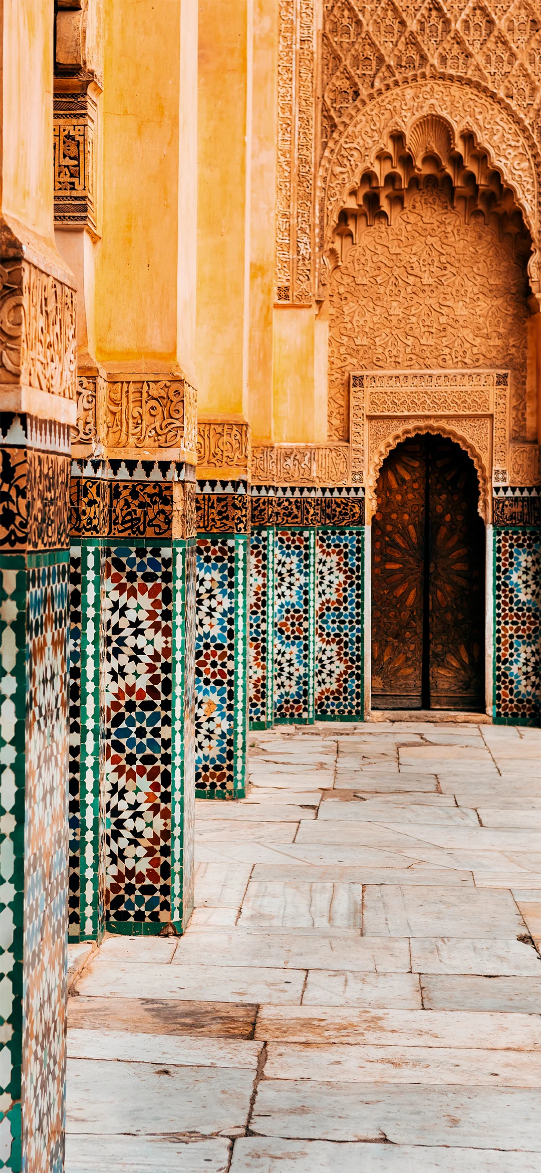 Smal gate i Den Blå By, Chefchaouen, Marokko
