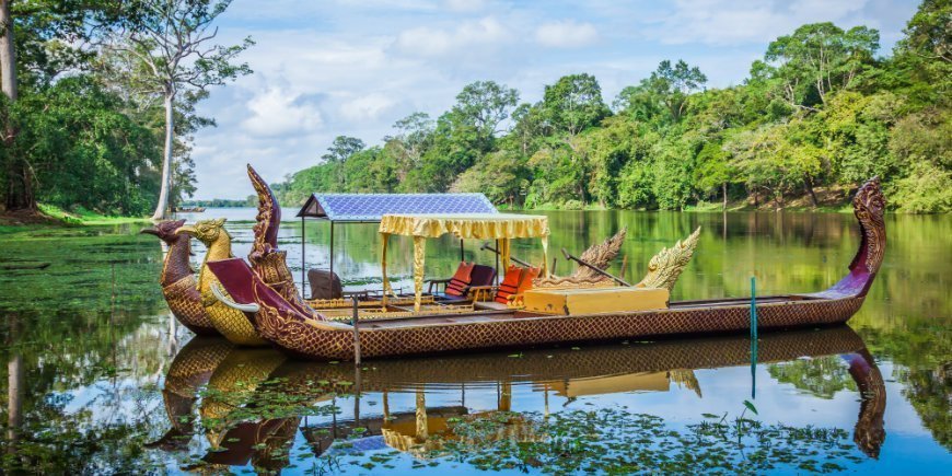 Gondoltur på elv i Siem Reap