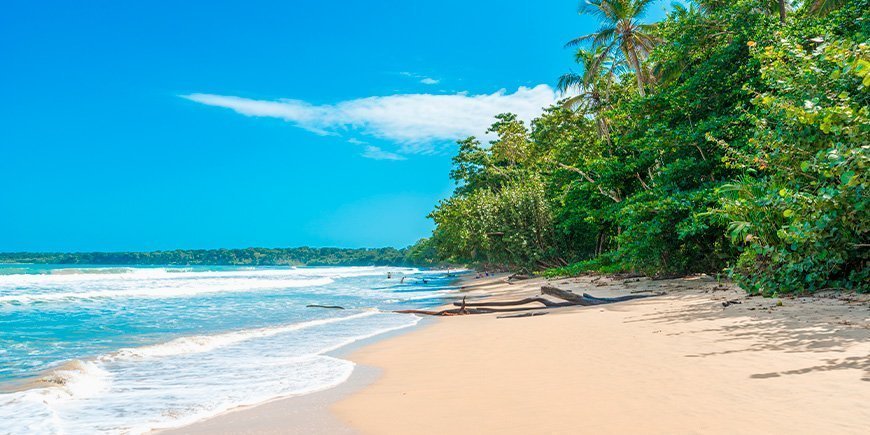 Vakker strand i Cahuita nasjonalpark