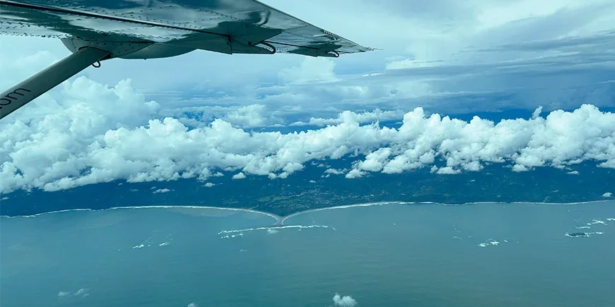 Utsikt fra et lite fly over Costa Rica