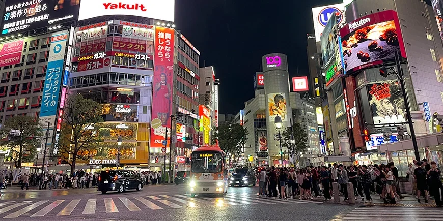 Shibuya Crossing sett fra gaten