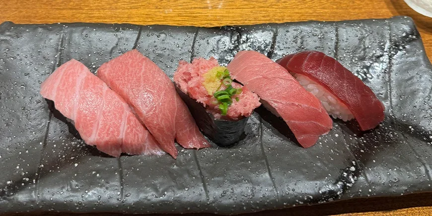 Slik ser sushi ut i Japan
