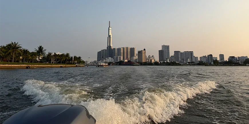 Ho Chi Minh City sett fra vannsiden