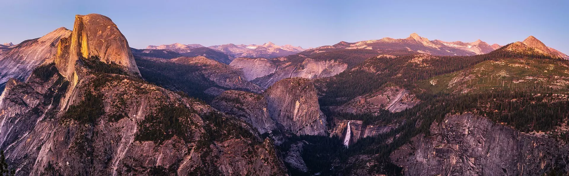 Panoramautsikt fra Yosemite nasjonalpark