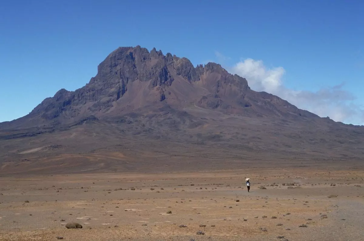 The Saddle, som forbinder Mawenzi og Kibo